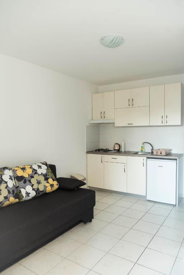 Apartment Franka Vir Exterior photo