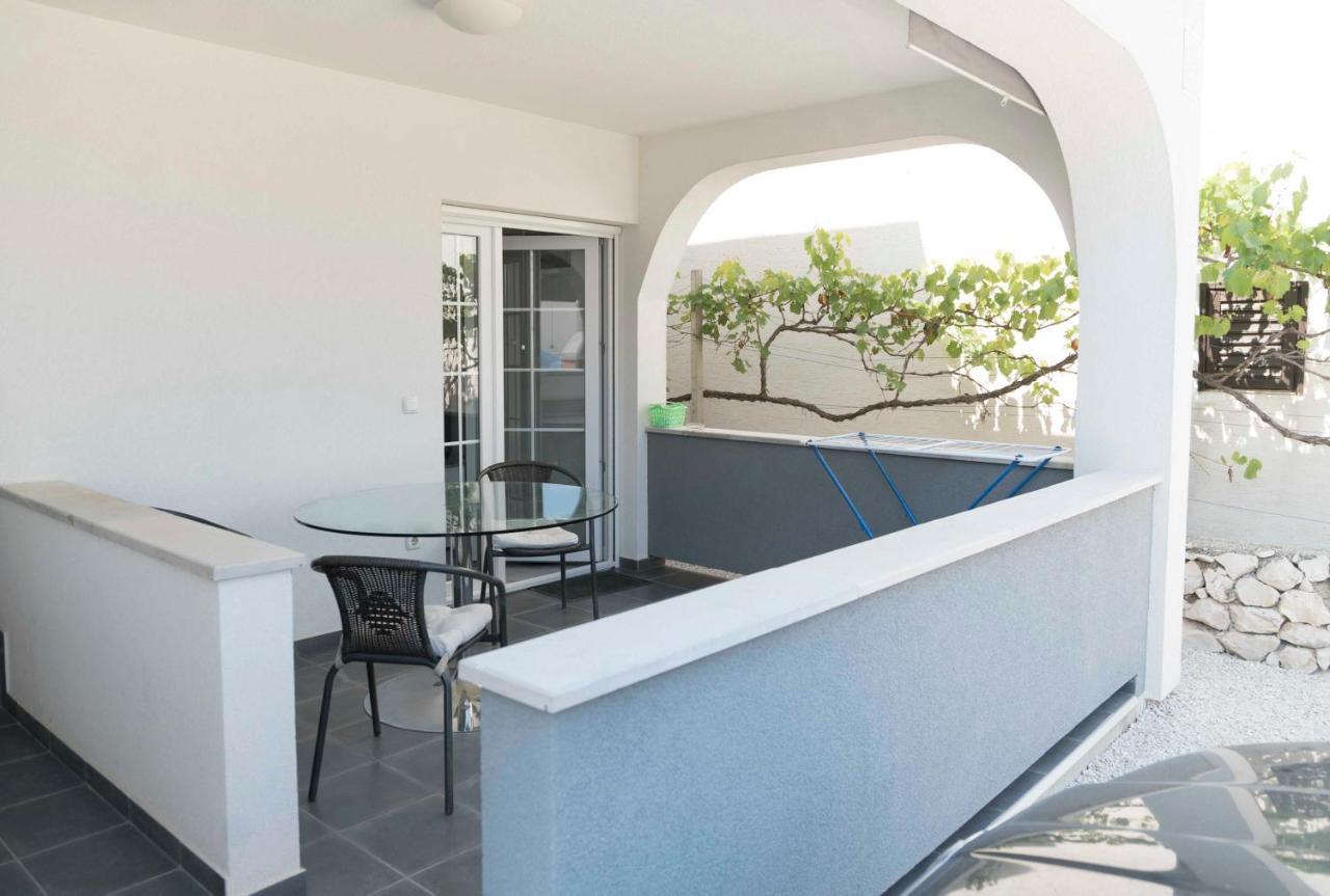 Apartment Franka Vir Exterior photo