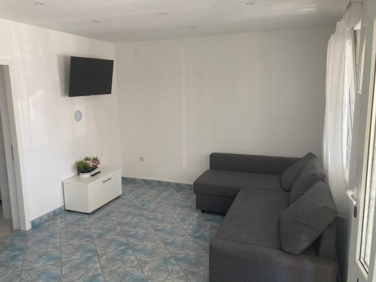 Apartment Franka Vir Exterior photo